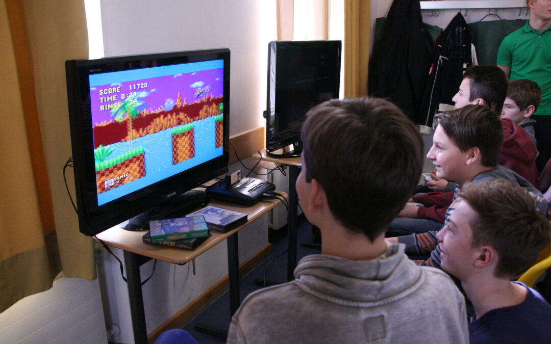 Begeisterung in der Schule beim Thema Computerspiele