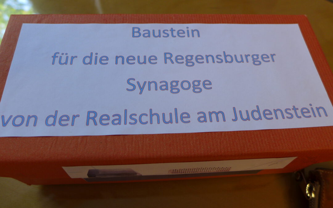 Baustein für die neue Synagoge in Regensburg