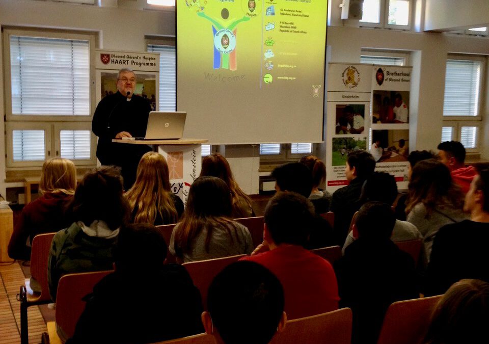 Pater Gerhard Lagleder zu Besuch an der RSaJ