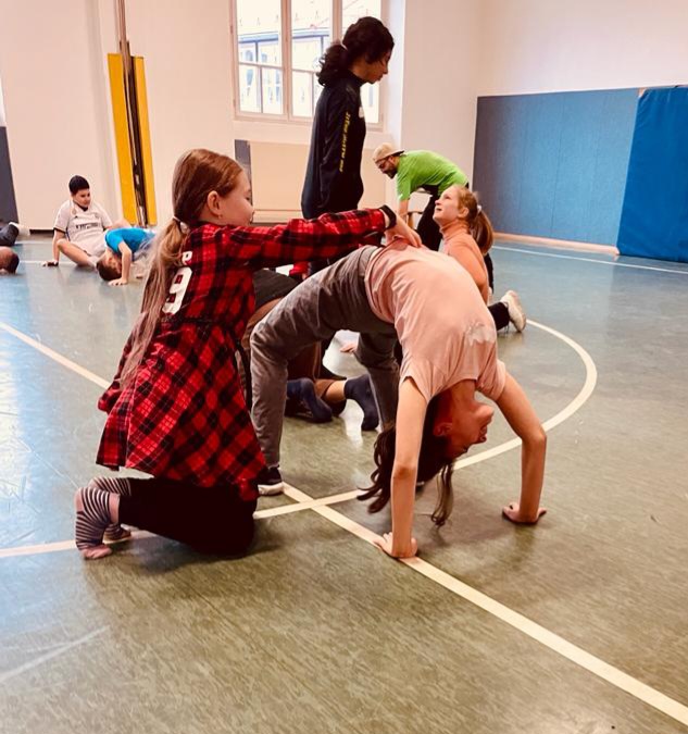 Breakdance-Fieber an der Schule: Gorilla-Workshop begeistert Schülerinnen und Schüler